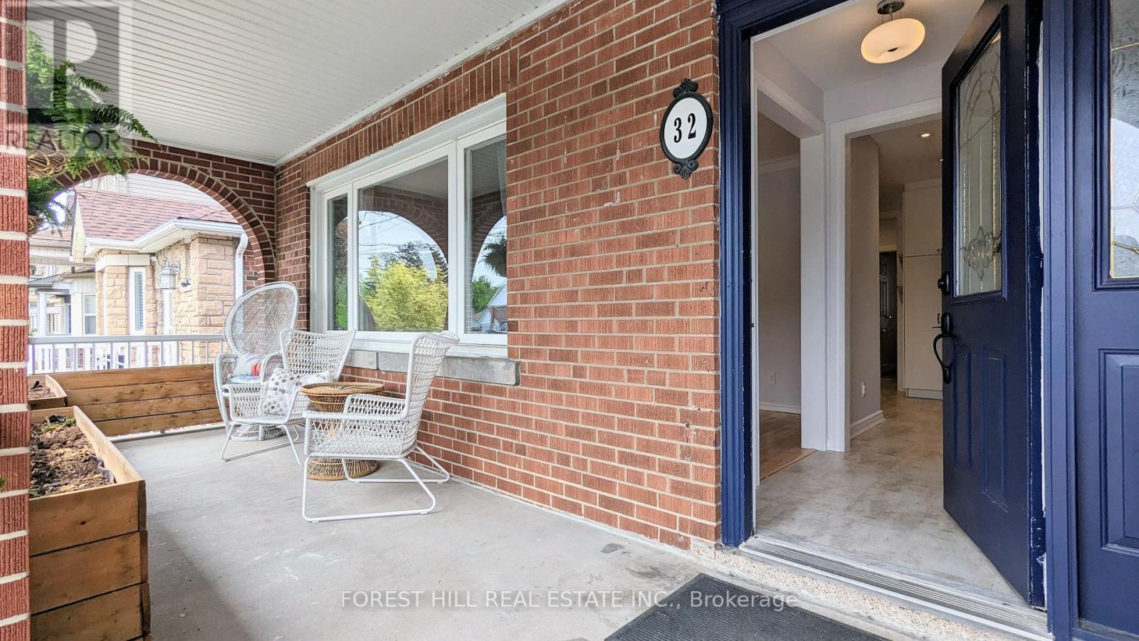 Main - 32 Rotherham Avenue, Toronto, Ontario  M6M 1M2 - Photo 2 - W12916808