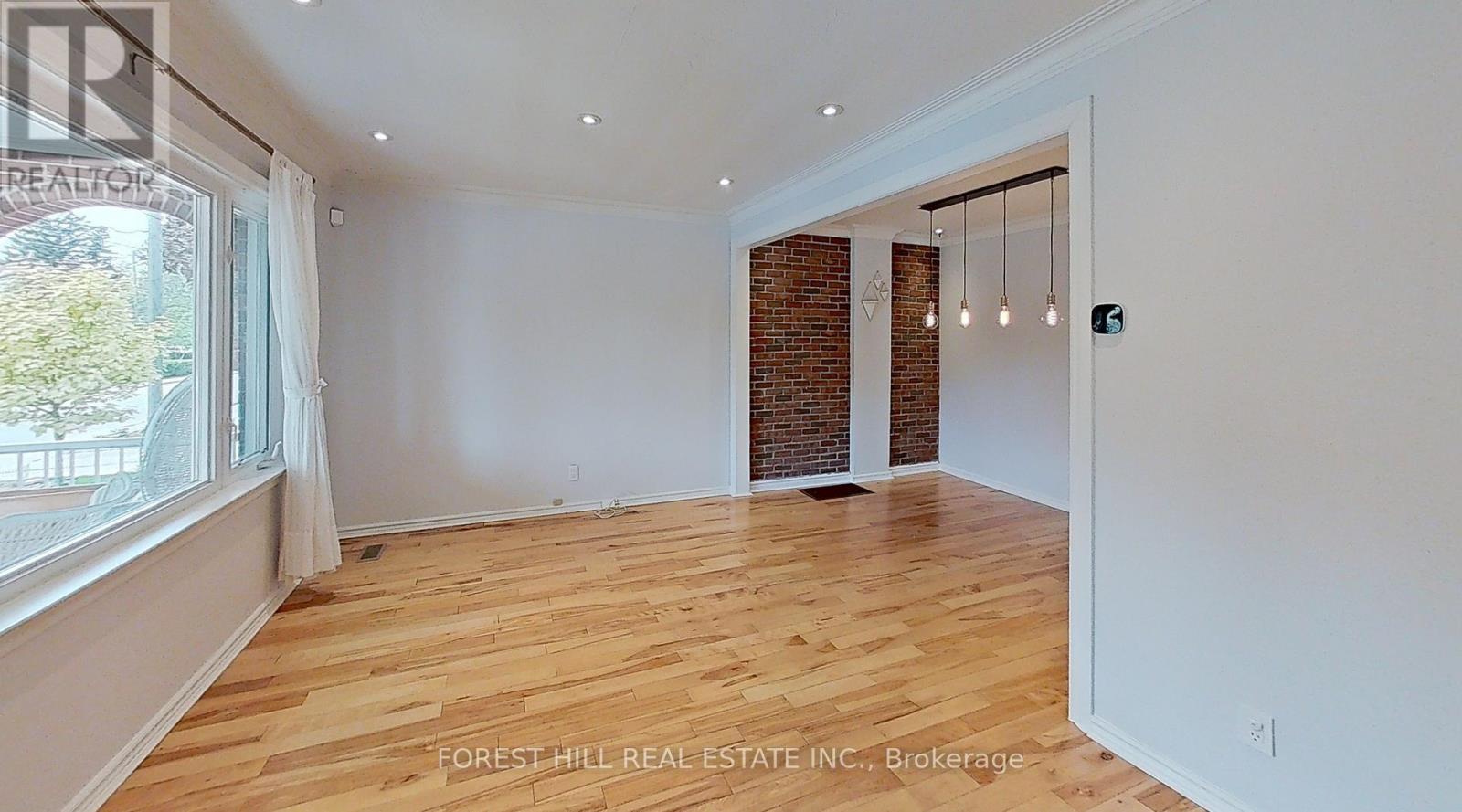 Main - 32 Rotherham Avenue, Toronto, Ontario  M6M 1M2 - Photo 3 - W12916808