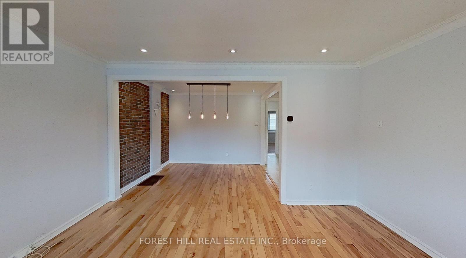 Main - 32 Rotherham Avenue, Toronto, Ontario  M6M 1M2 - Photo 5 - W12916808