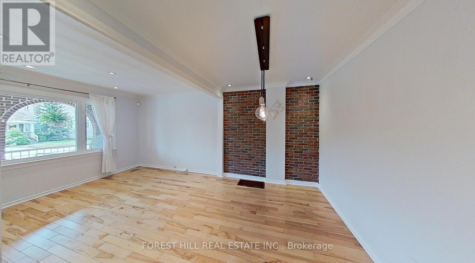 Main - 32 Rotherham Avenue, Toronto, Ontario  M6M 1M2 - Photo 6 - W12916808