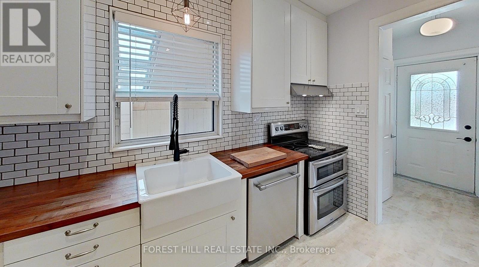 Main - 32 Rotherham Avenue, Toronto, Ontario  M6M 1M2 - Photo 8 - W12916808