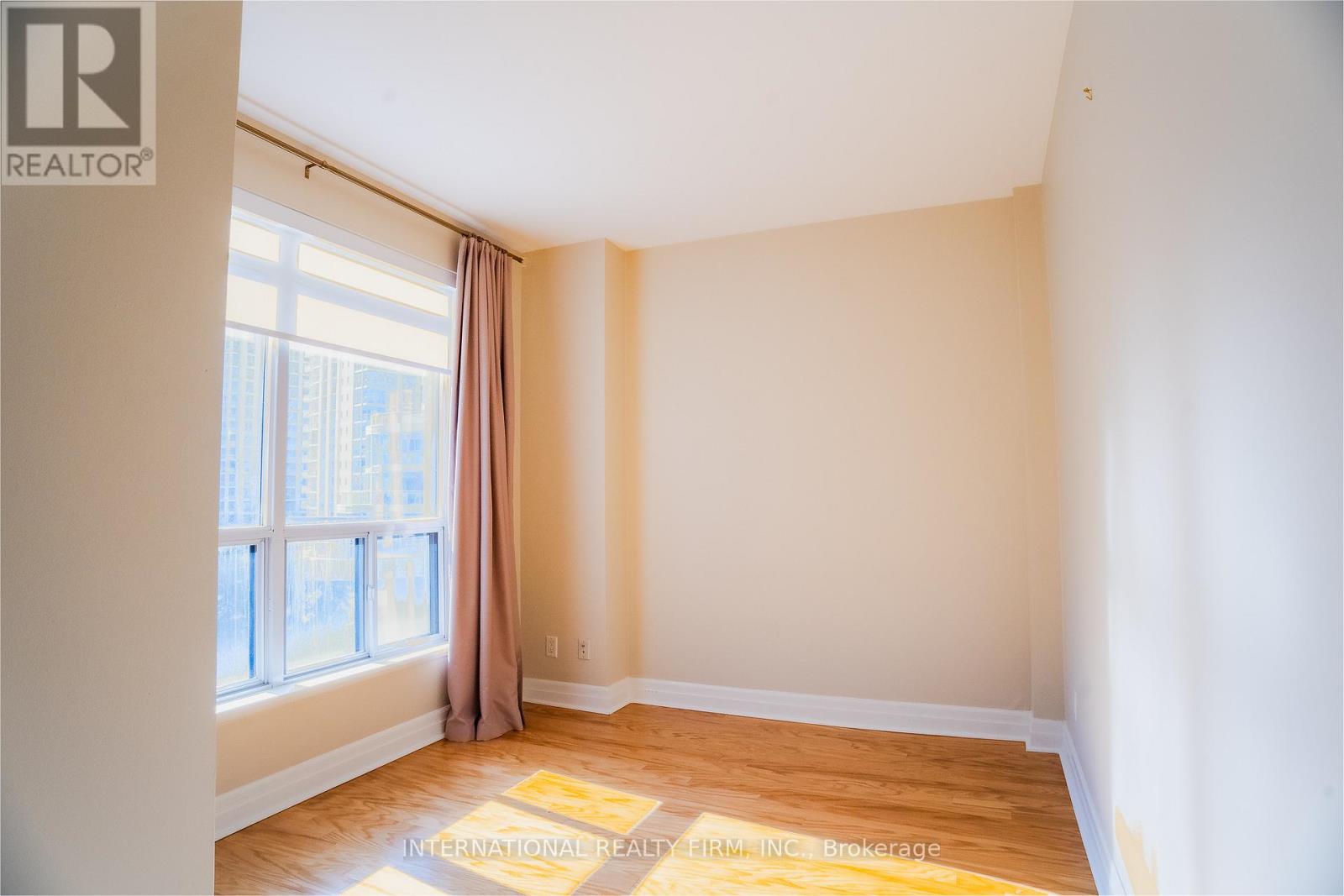 Ph502 - 80 Palace Pier Court, Toronto, Ontario  M8V 4C1 - Photo 11 - W12916810