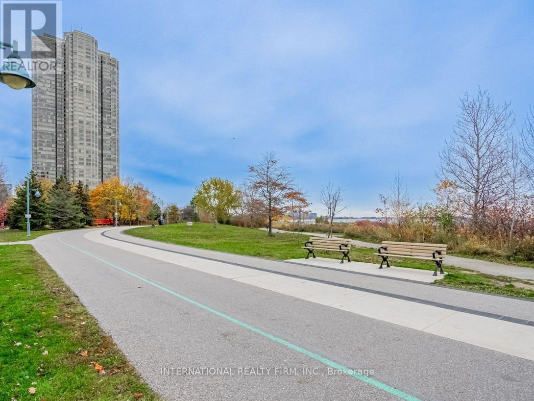 Ph502 - 80 Palace Pier Court, Toronto, Ontario  M8V 4C1 - Photo 20 - W12916810