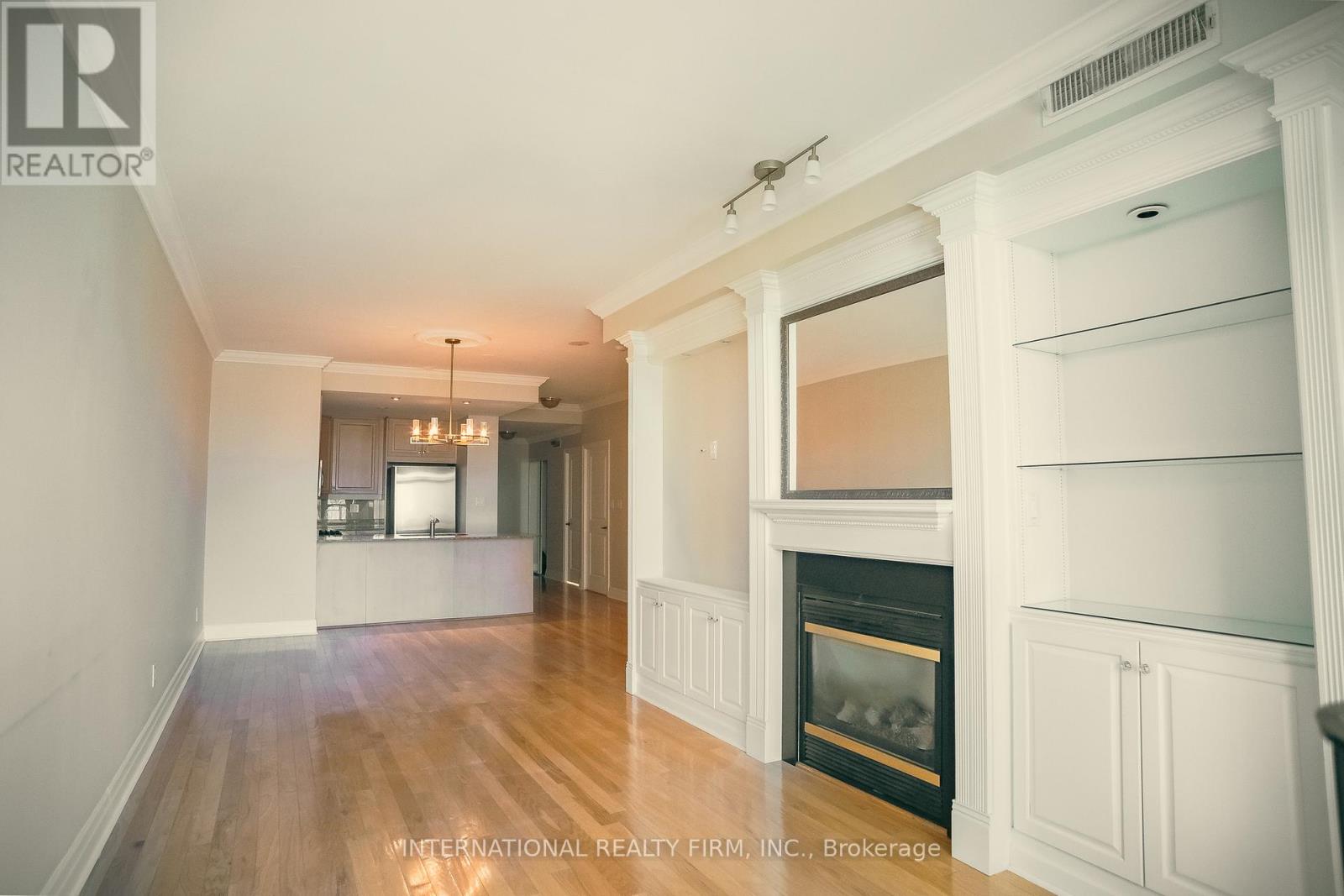 Ph502 - 80 Palace Pier Court, Toronto, Ontario  M8V 4C1 - Photo 4 - W12916810