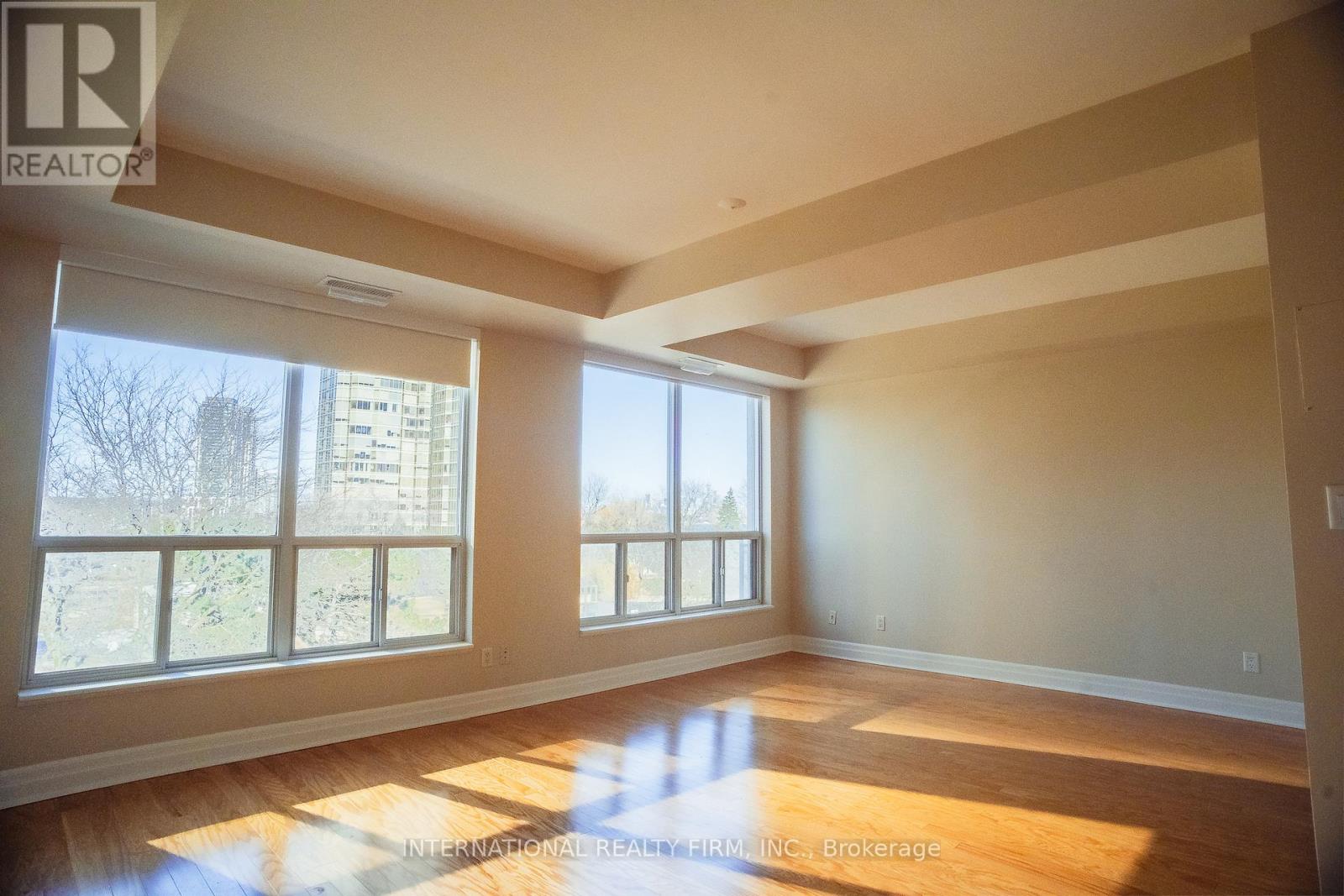 Ph502 - 80 Palace Pier Court, Toronto, Ontario  M8V 4C1 - Photo 7 - W12916810