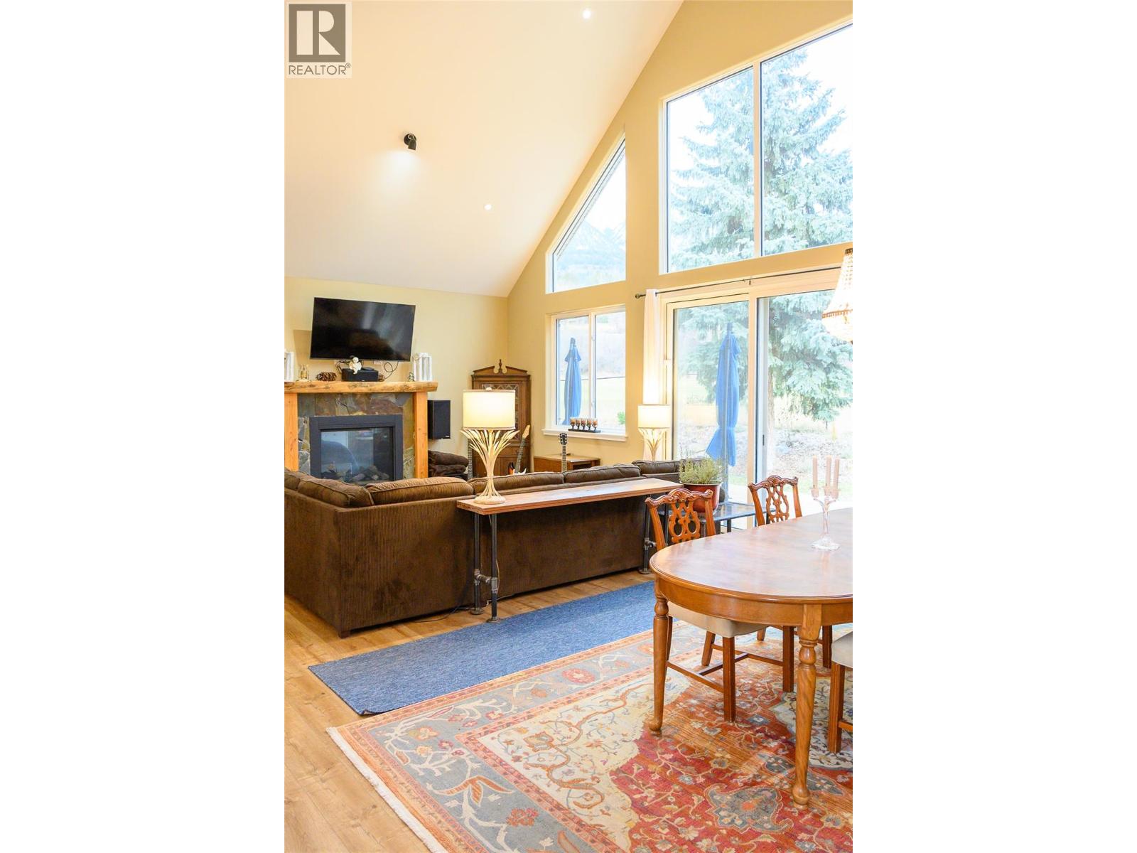 5112 Riverview Close, Fairmont Hot Springs, British Columbia  V0B 1L1 - Photo 7 - 10375533