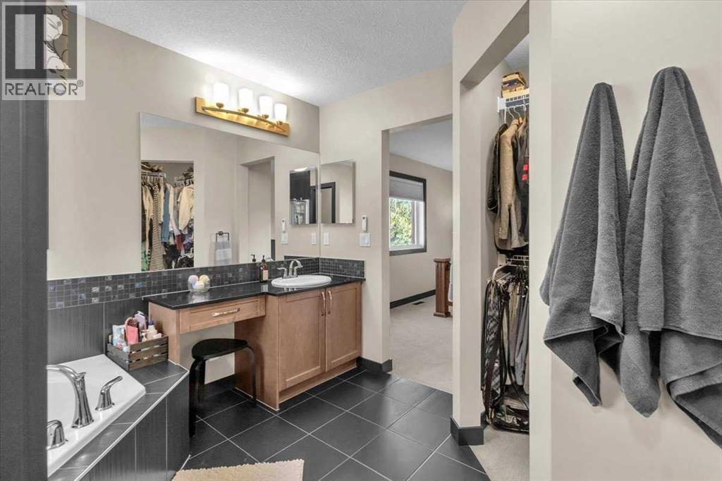 58 Valley Pointe Way Nw, Calgary, Alberta  T3B 6B1 - Photo 21 - A2294760