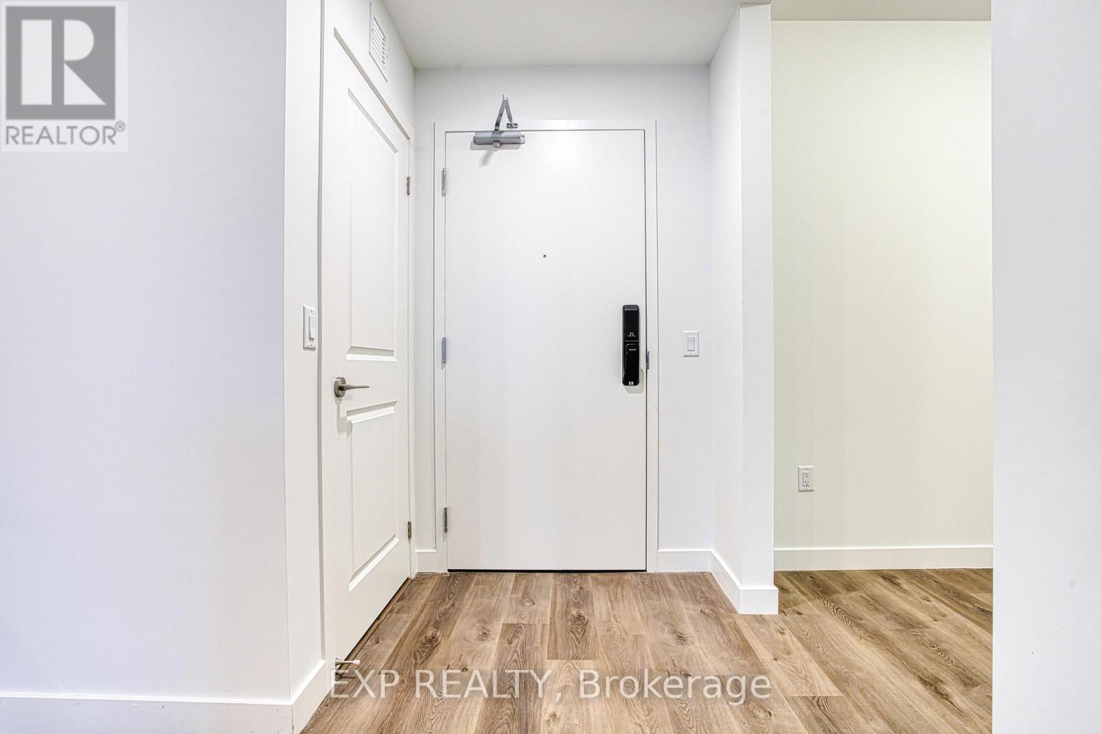 711 - 461 Green Road, Hamilton, Ontario  L8E 5B4 - Photo 2 - X12916778