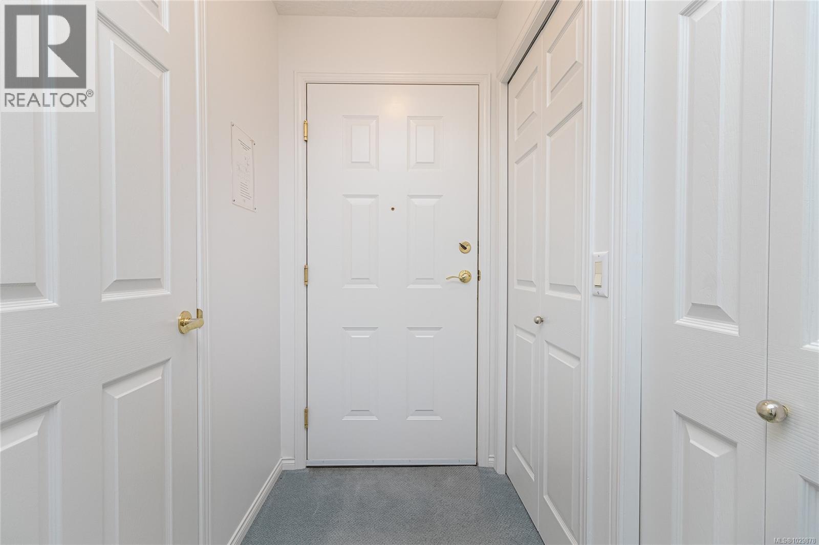 202 1485 Garnet Rd, Saanich, British Columbia  V8P 5T5 - Photo 13 - 1029878