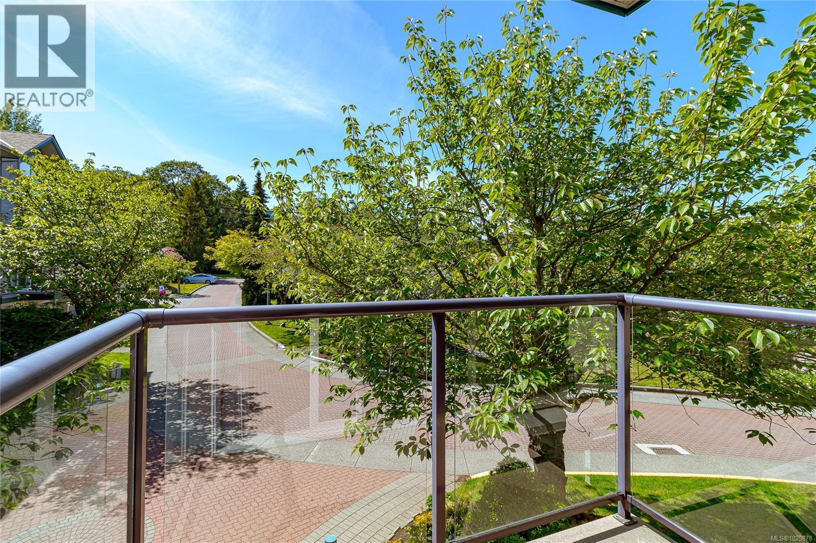 202 1485 Garnet Rd, Saanich, British Columbia  V8P 5T5 - Photo 28 - 1029878