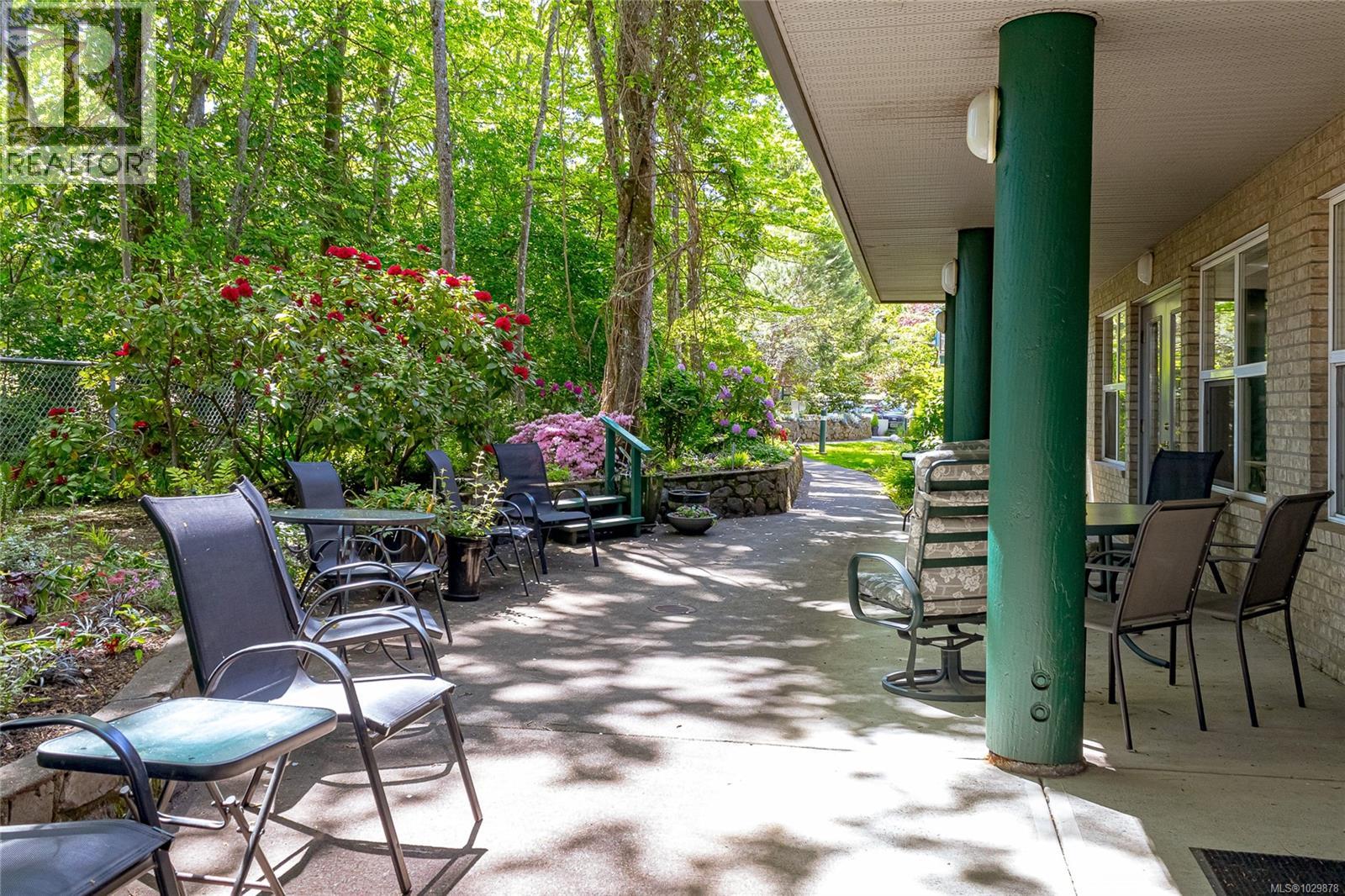 202 1485 Garnet Rd, Saanich, British Columbia  V8P 5T5 - Photo 35 - 1029878