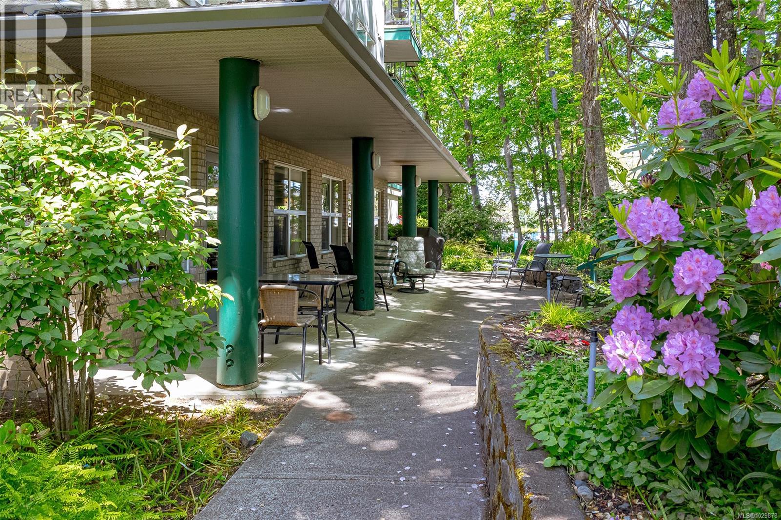 202 1485 Garnet Rd, Saanich, British Columbia  V8P 5T5 - Photo 36 - 1029878