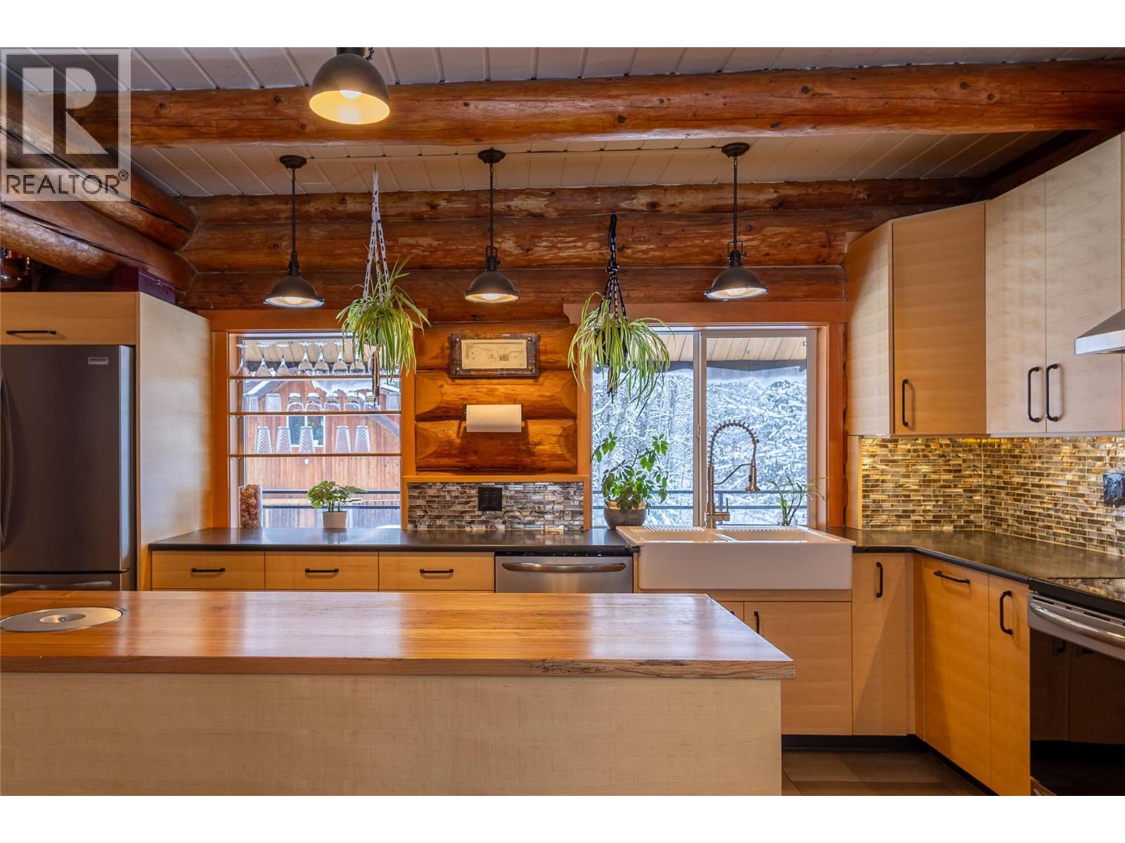 3697 Blewett Road, Nelson, British Columbia  V1L 6V8 - Photo 11 - 10379808