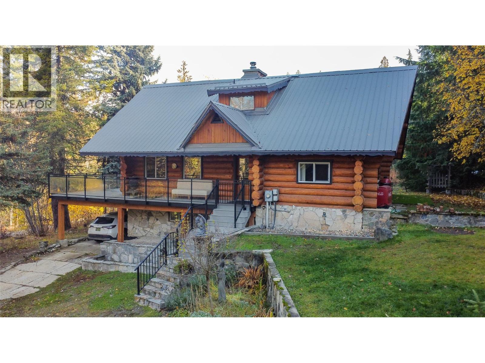 3697 Blewett Road, Nelson, British Columbia  V1L 6V8 - Photo 3 - 10379808