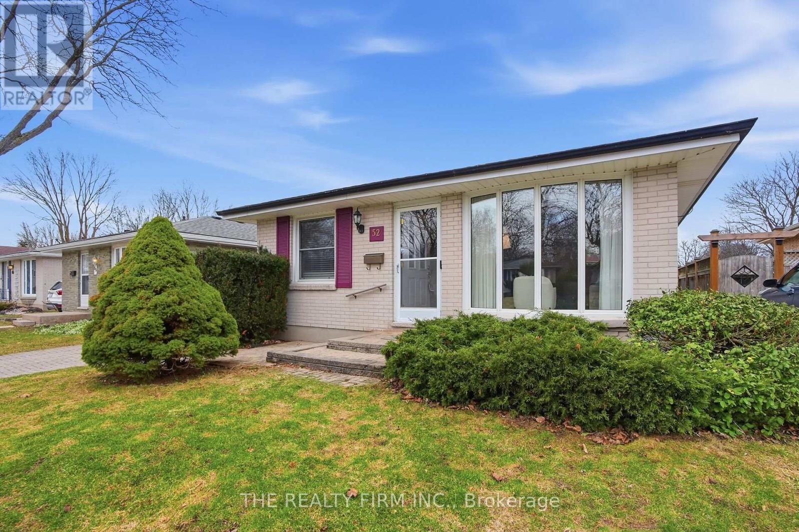 52 CLIFTON CRESCENT, London South, Ontario