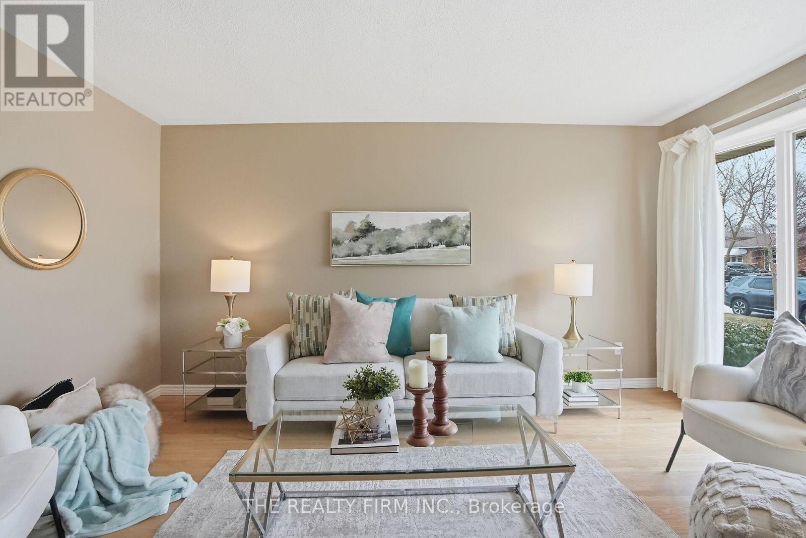 52 Clifton Crescent, London South, Ontario  N6C 3V8 - Photo 10 - X12916944