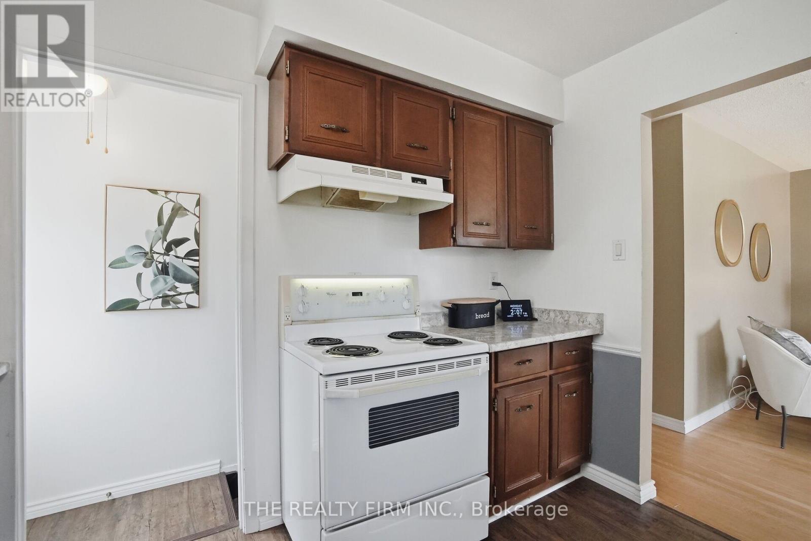 52 Clifton Crescent, London South, Ontario  N6C 3V8 - Photo 13 - X12916944