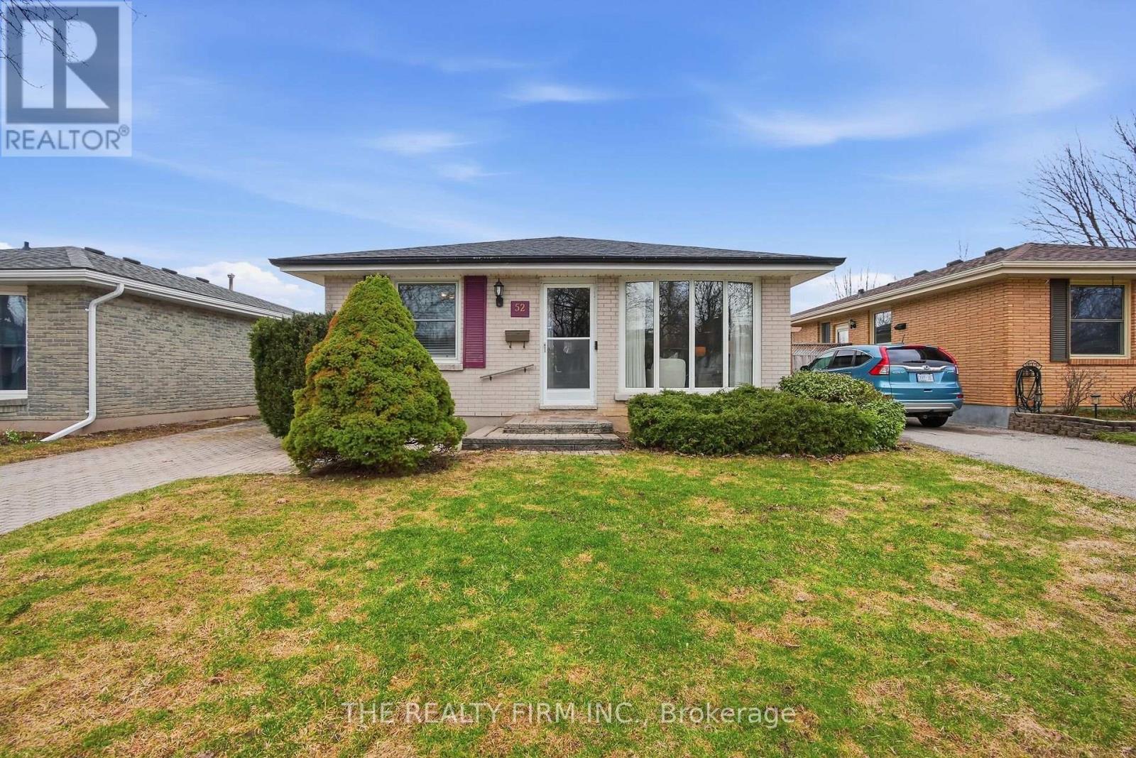 52 Clifton Crescent, London South, Ontario  N6C 3V8 - Photo 2 - X12916944