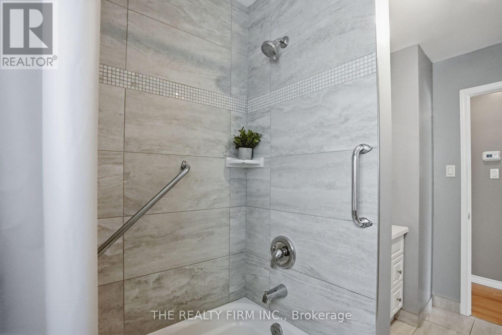 52 Clifton Crescent, London South, Ontario  N6C 3V8 - Photo 21 - X12916944