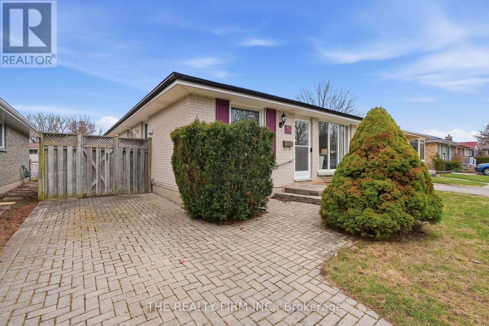 52 Clifton Crescent, London South, Ontario  N6C 3V8 - Photo 3 - X12916944