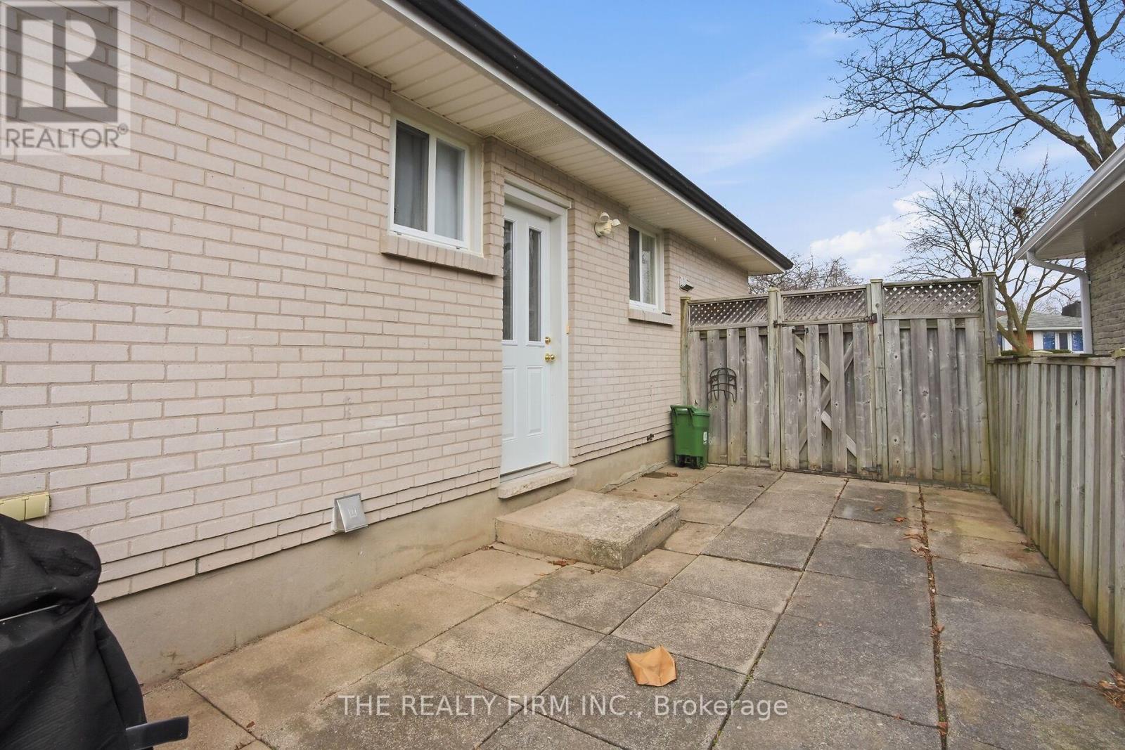 52 Clifton Crescent, London South, Ontario  N6C 3V8 - Photo 31 - X12916944