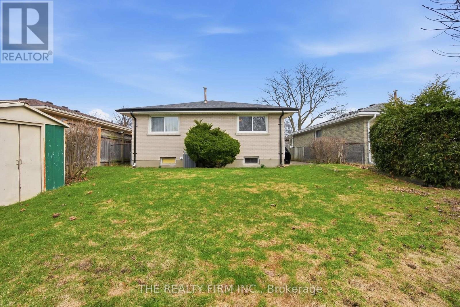 52 Clifton Crescent, London South, Ontario  N6C 3V8 - Photo 33 - X12916944