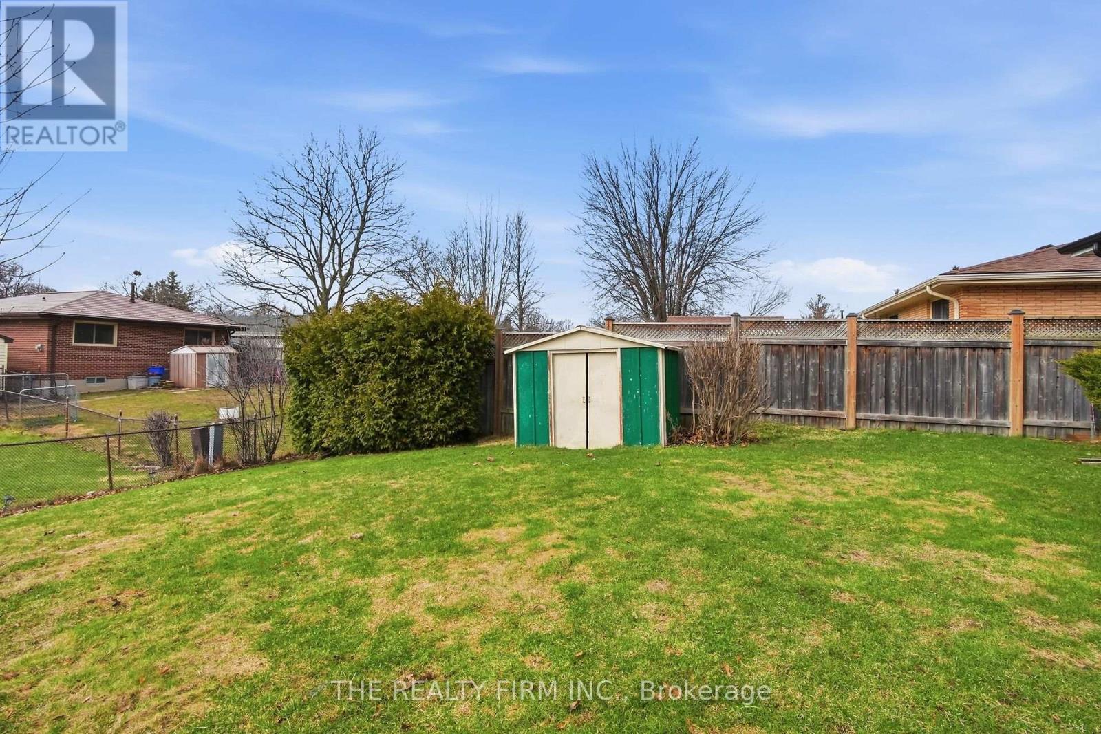 52 Clifton Crescent, London South, Ontario  N6C 3V8 - Photo 34 - X12916944