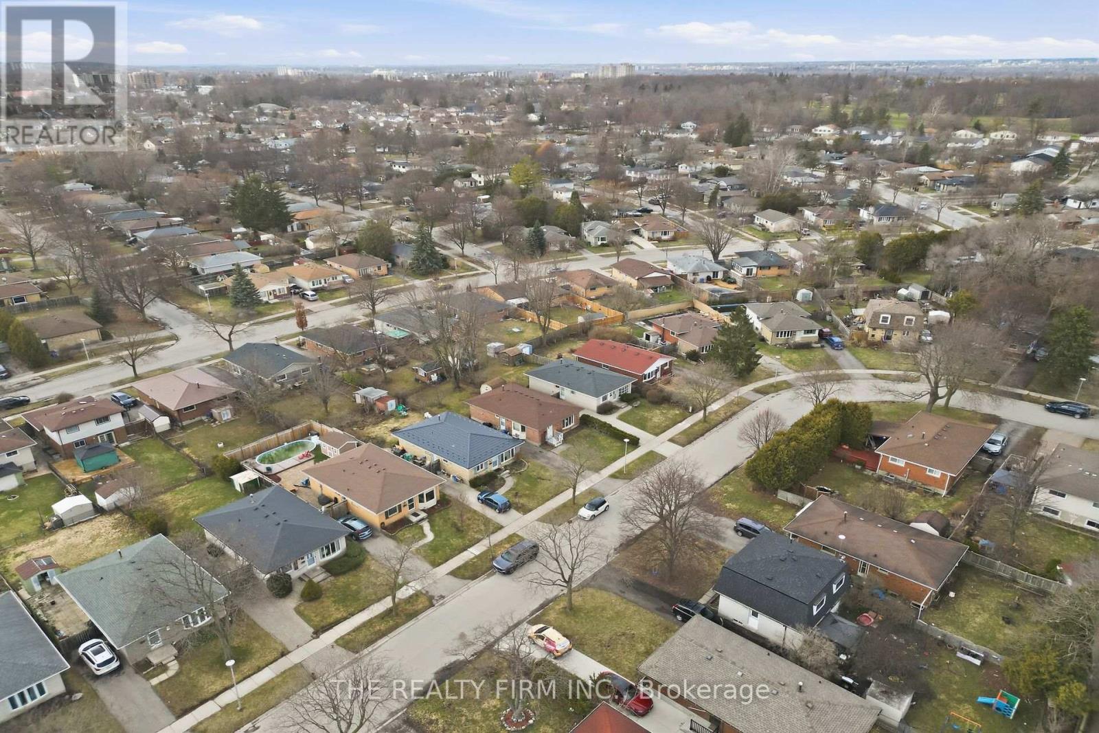 52 Clifton Crescent, London South, Ontario  N6C 3V8 - Photo 35 - X12916944