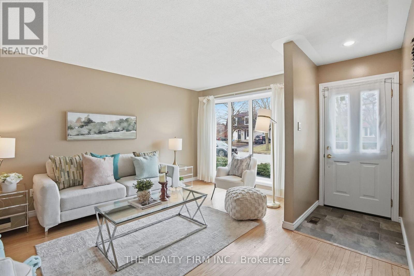 52 Clifton Crescent, London South, Ontario  N6C 3V8 - Photo 6 - X12916944