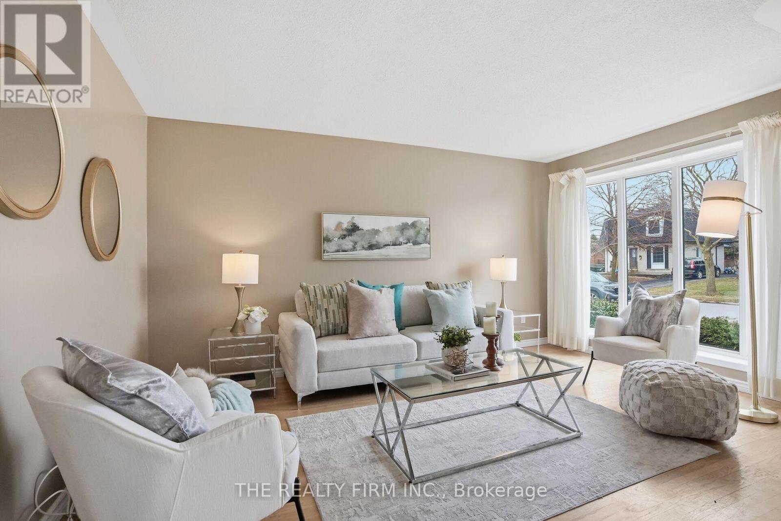 52 Clifton Crescent, London South, Ontario  N6C 3V8 - Photo 7 - X12916944