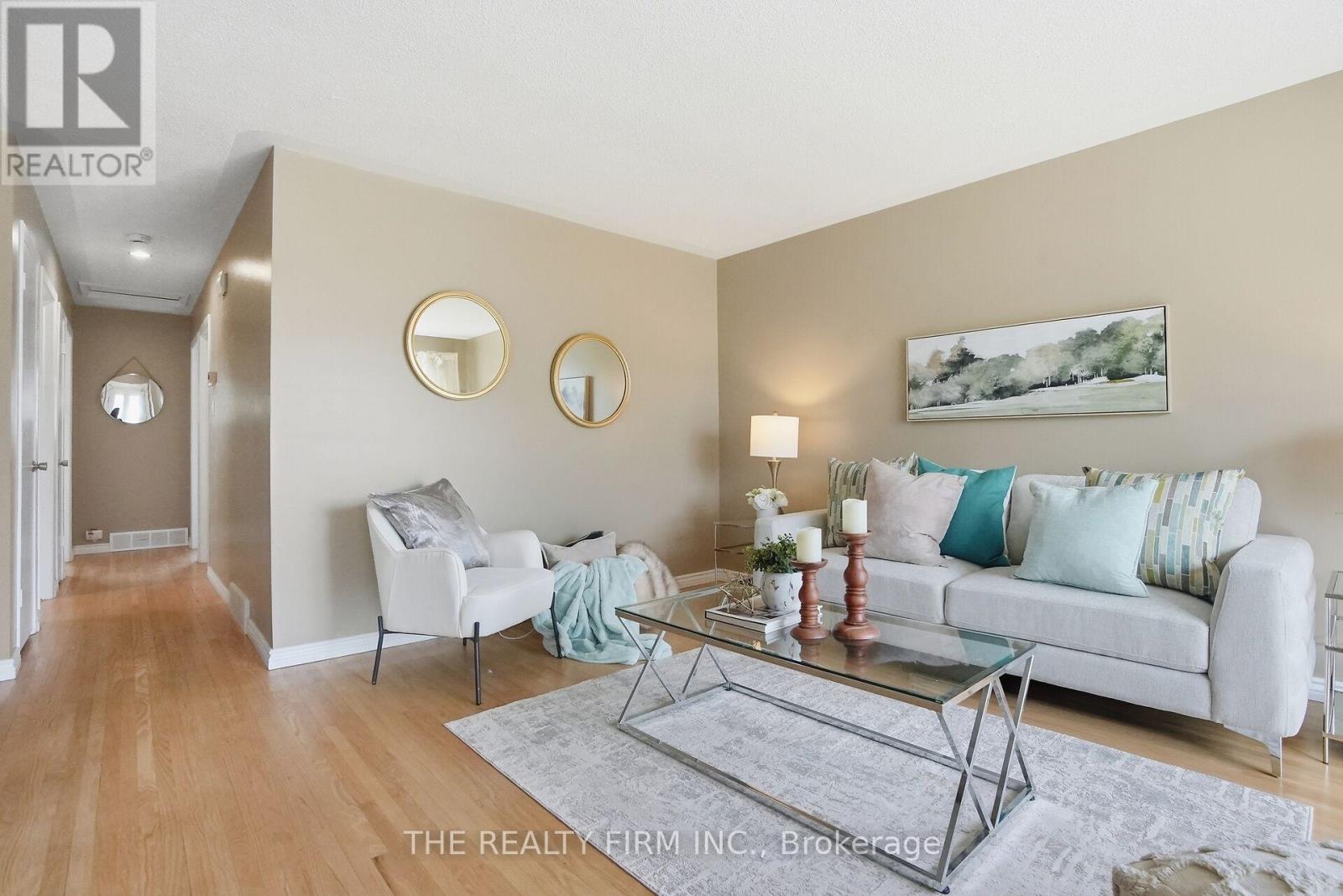 52 Clifton Crescent, London South, Ontario  N6C 3V8 - Photo 9 - X12916944