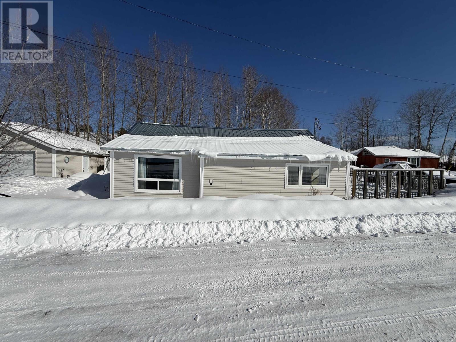 42 Lakeshore DR, Sioux Lookout, Ontario