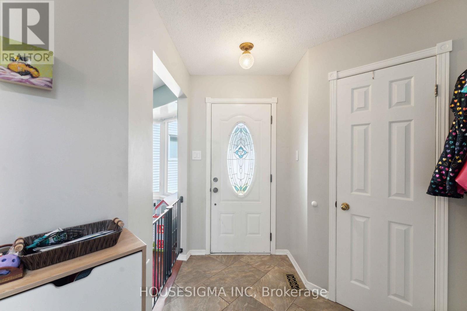 1278 Gregory Court, Ottawa, Ontario  K1J 9B2 - Photo 3 - X12916946