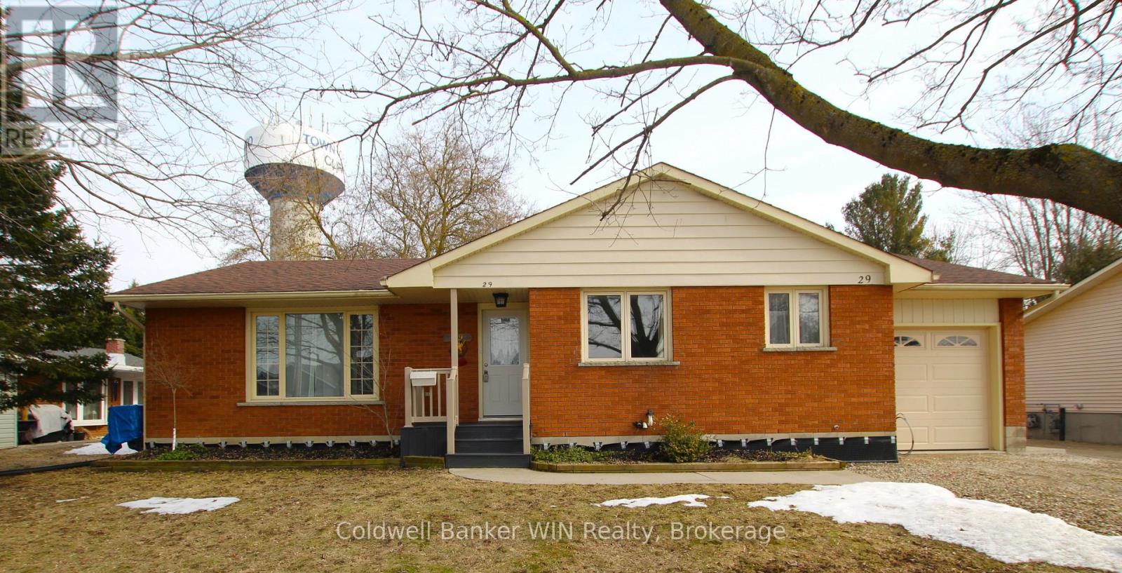 29 JOHN STREET W, Minto, Ontario