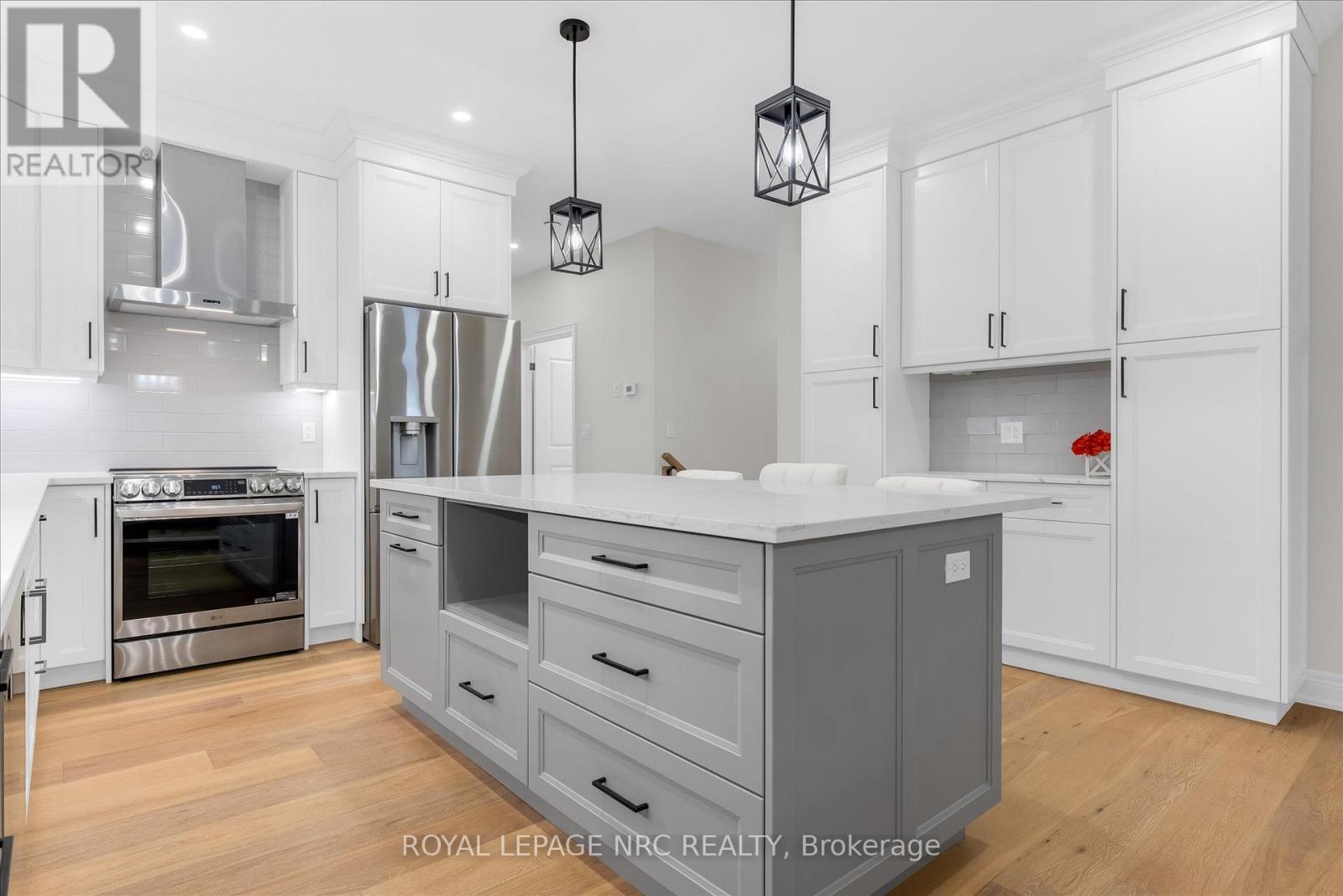 736 Clarence Street, Port Colborne, Ontario  L3K 0A8 - Photo 7 - X12916958