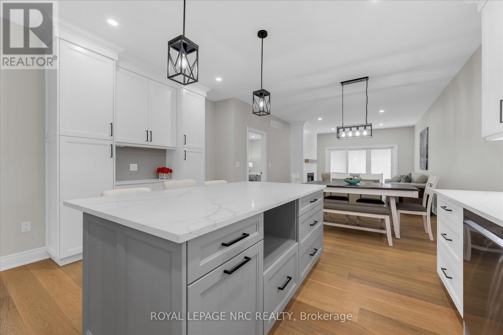 736 Clarence Street, Port Colborne, Ontario  L3K 0A8 - Photo 9 - X12916958