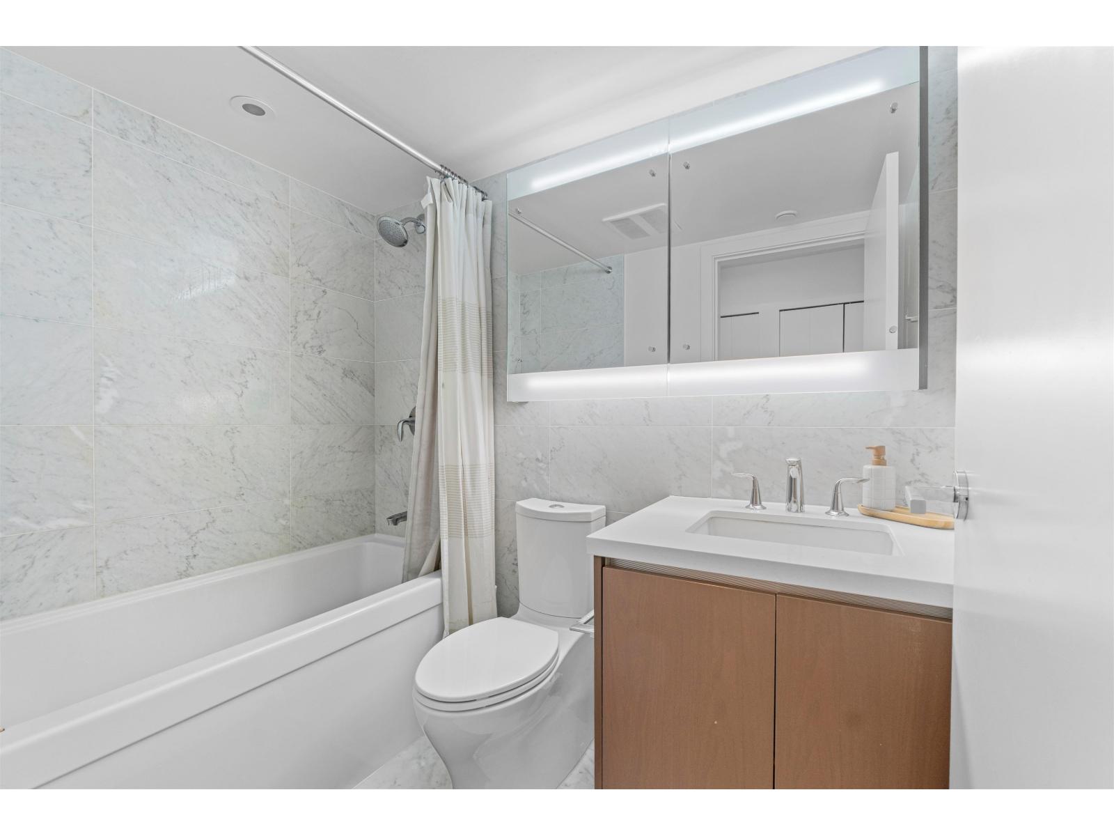 3209 13750 100 Avenue, Surrey, British Columbia  V3T 0L3 - Photo 10 - R3103239