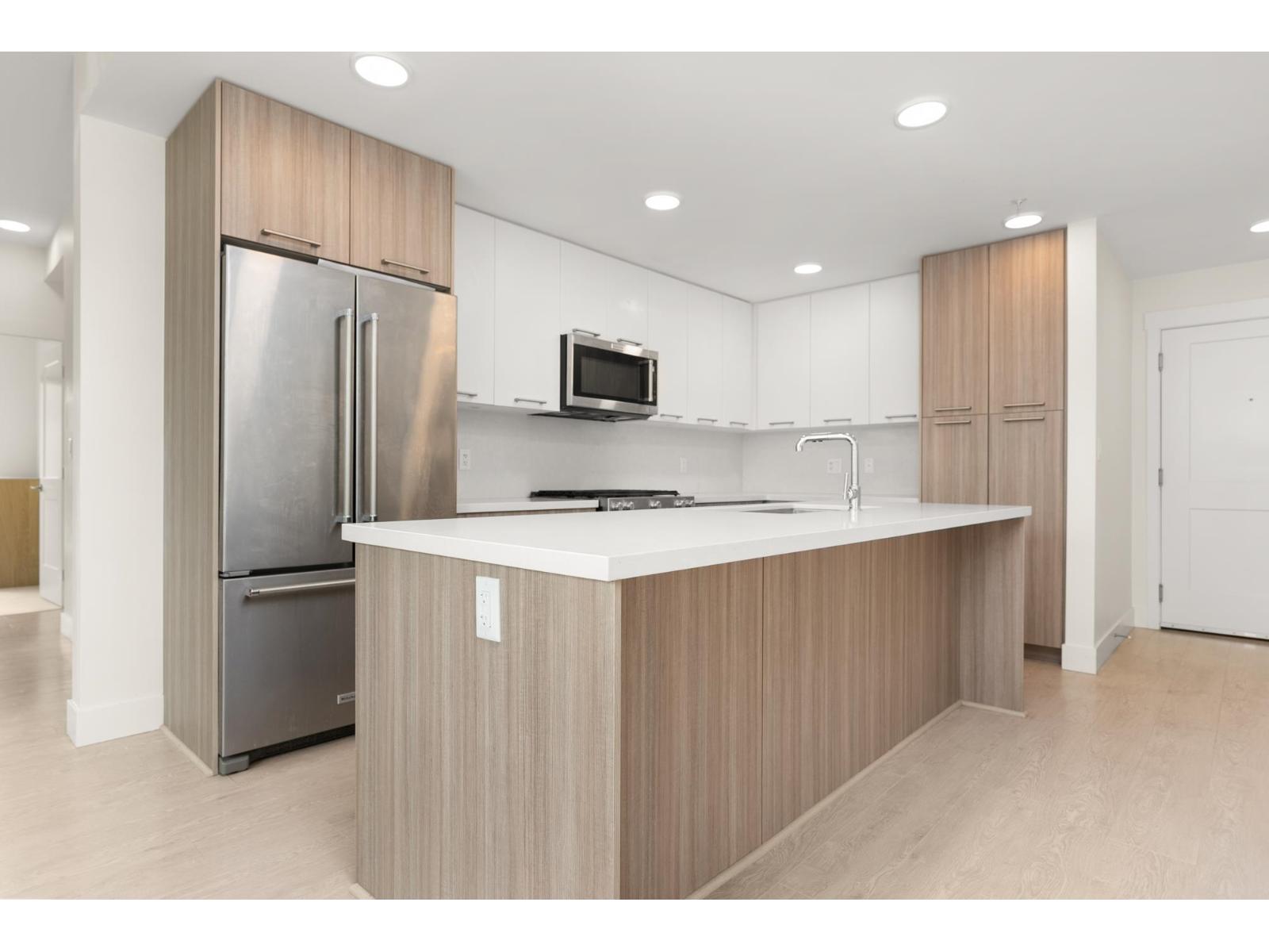 205 14022 North Bluff Road, White Rock, British Columbia  V4B 3C3 - Photo 5 - R3103241