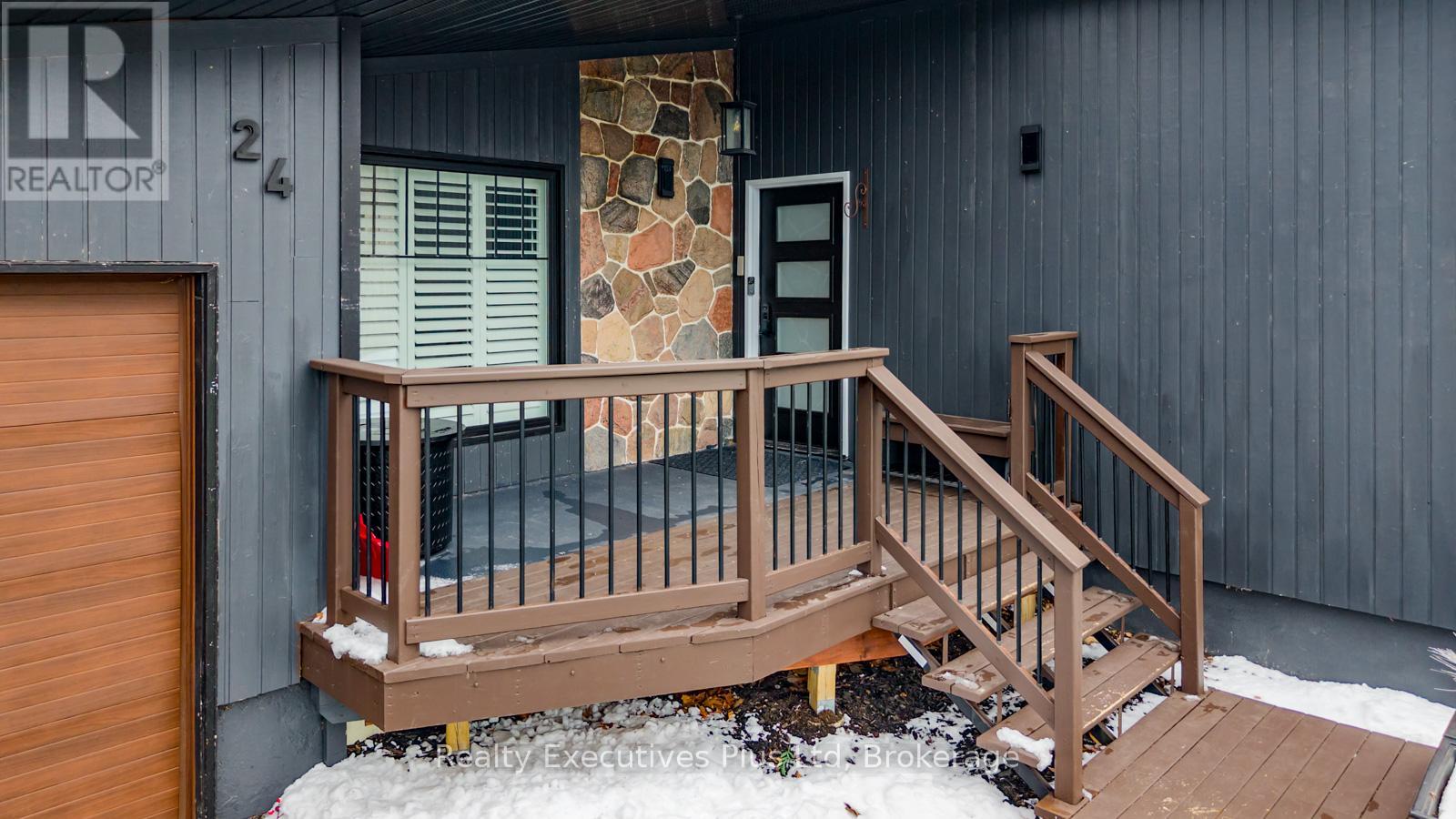 24 Birch Grove Drive, Oro-Medonte (Horseshoe Valley), Ontario  L4M 4Y8 - Photo 4 - S12916908