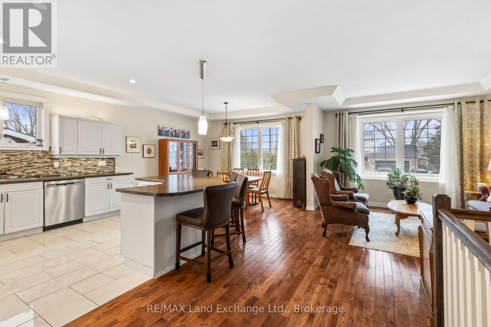 344 Lansdowne Street, Saugeen Shores, Ontario  N0H 2L0 - Photo 10 - X12916904