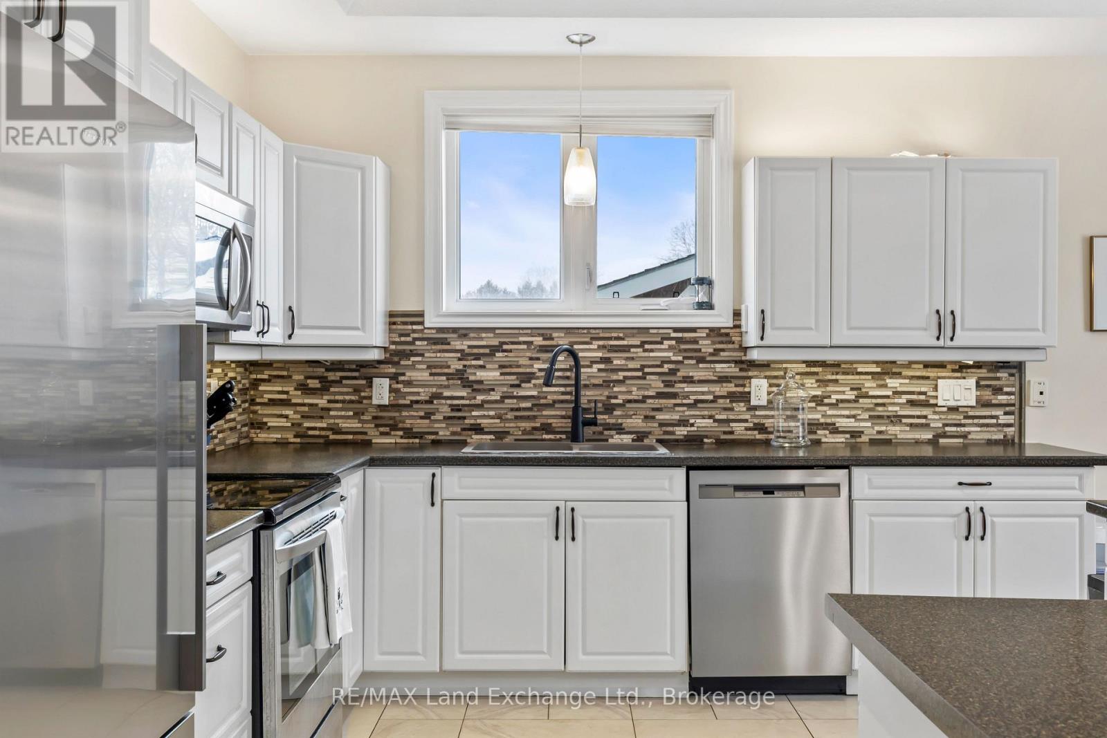 344 Lansdowne Street, Saugeen Shores, Ontario  N0H 2L0 - Photo 16 - X12916904