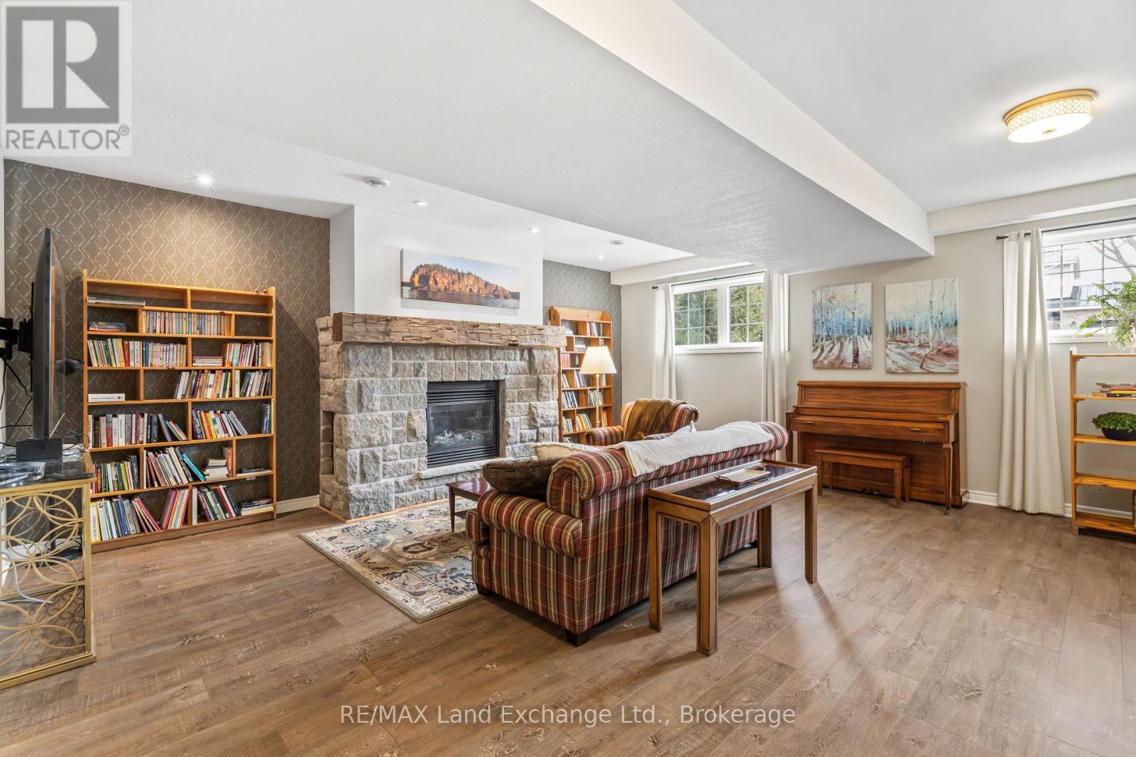 344 Lansdowne Street, Saugeen Shores, Ontario  N0H 2L0 - Photo 28 - X12916904