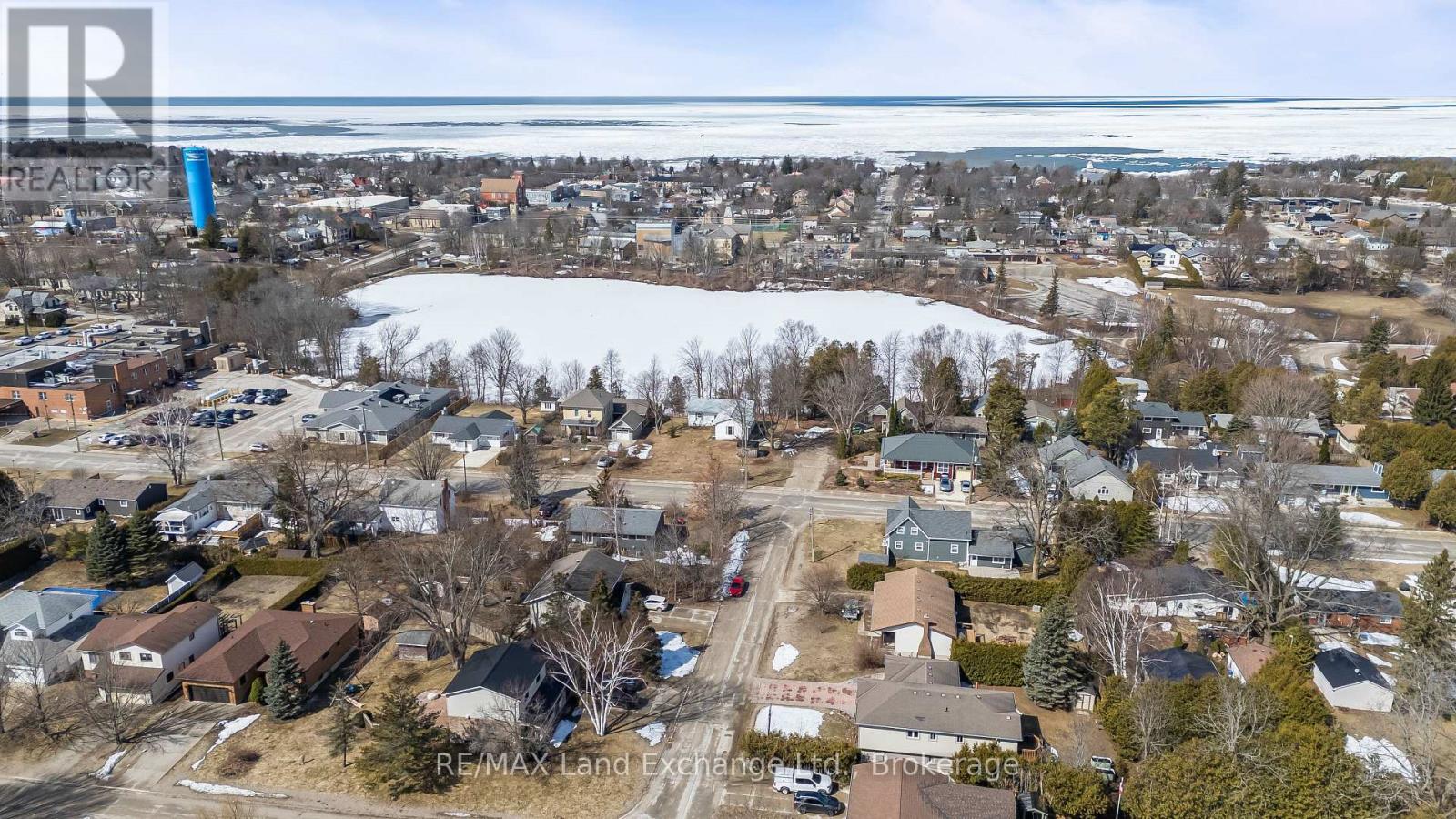 344 Lansdowne Street, Saugeen Shores, Ontario  N0H 2L0 - Photo 3 - X12916904