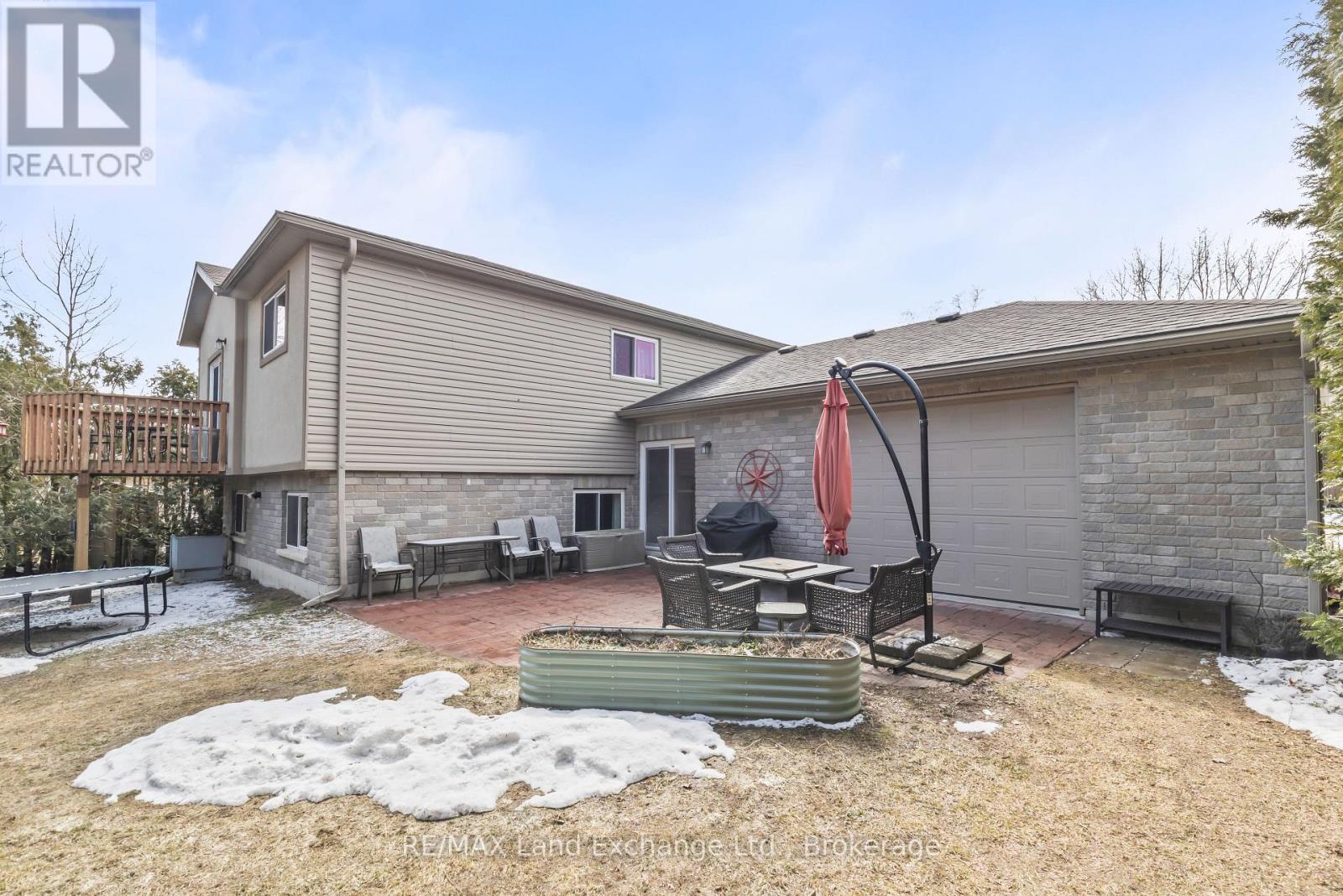 344 Lansdowne Street, Saugeen Shores, Ontario  N0H 2L0 - Photo 35 - X12916904