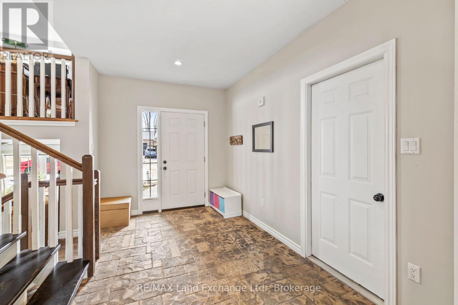 344 Lansdowne Street, Saugeen Shores, Ontario  N0H 2L0 - Photo 8 - X12916904