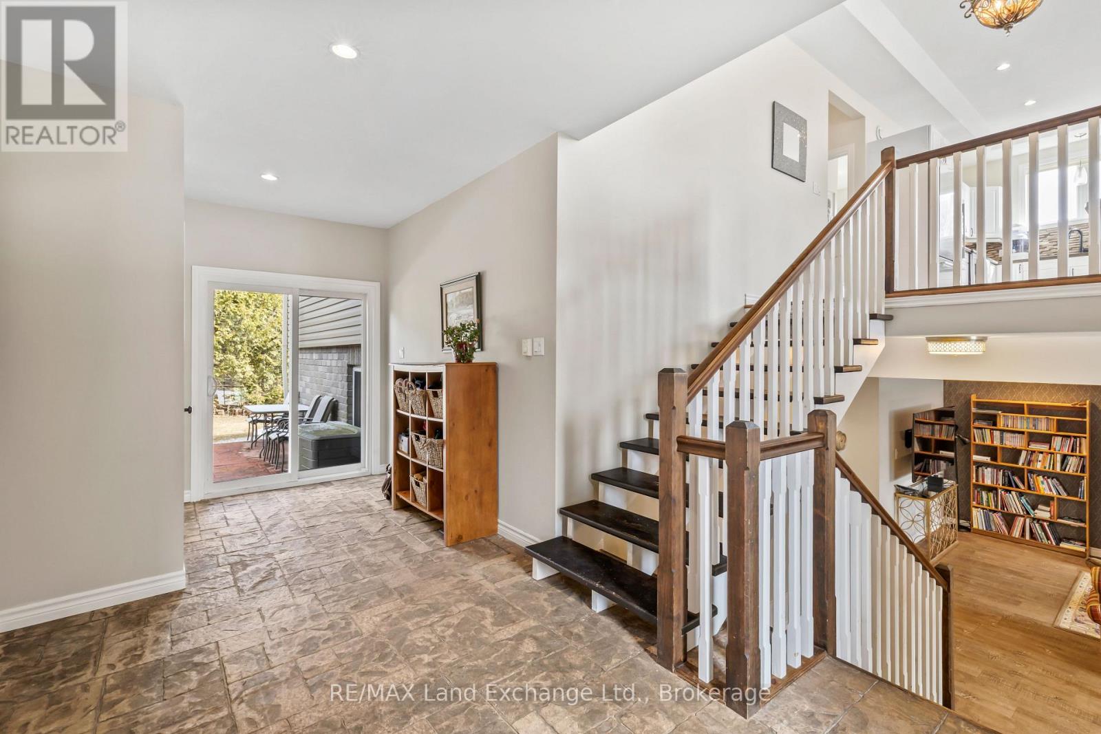 344 Lansdowne Street, Saugeen Shores, Ontario  N0H 2L0 - Photo 9 - X12916904