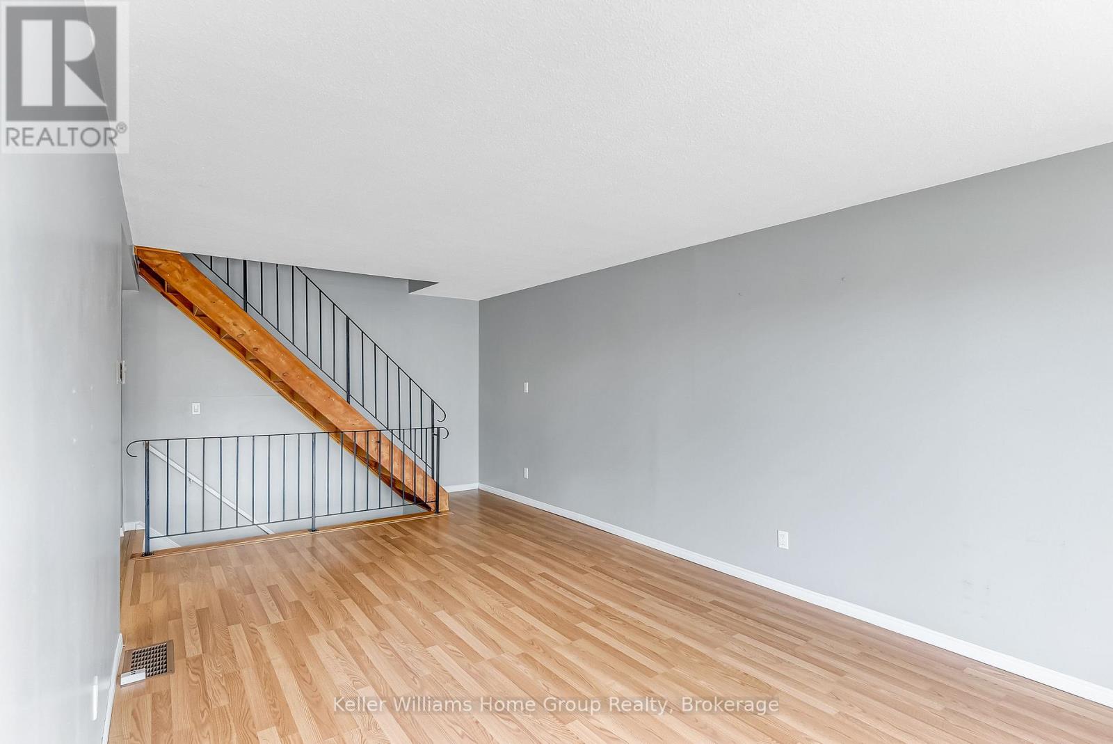 N/a - 334 Scottsdale Drive, Guelph, Ontario N1G 2Z8 - Photo 5 - X12916910