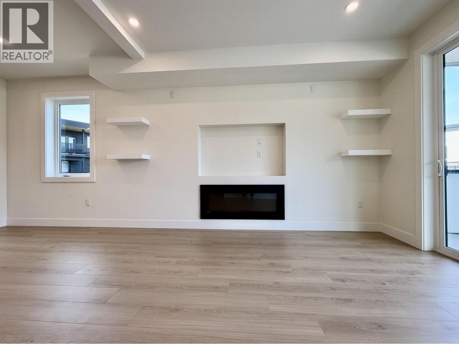 1006 Phare Crescent Crescent, Pemberton, British Columbia  V0N 2L0 - Photo 3 - R3101697