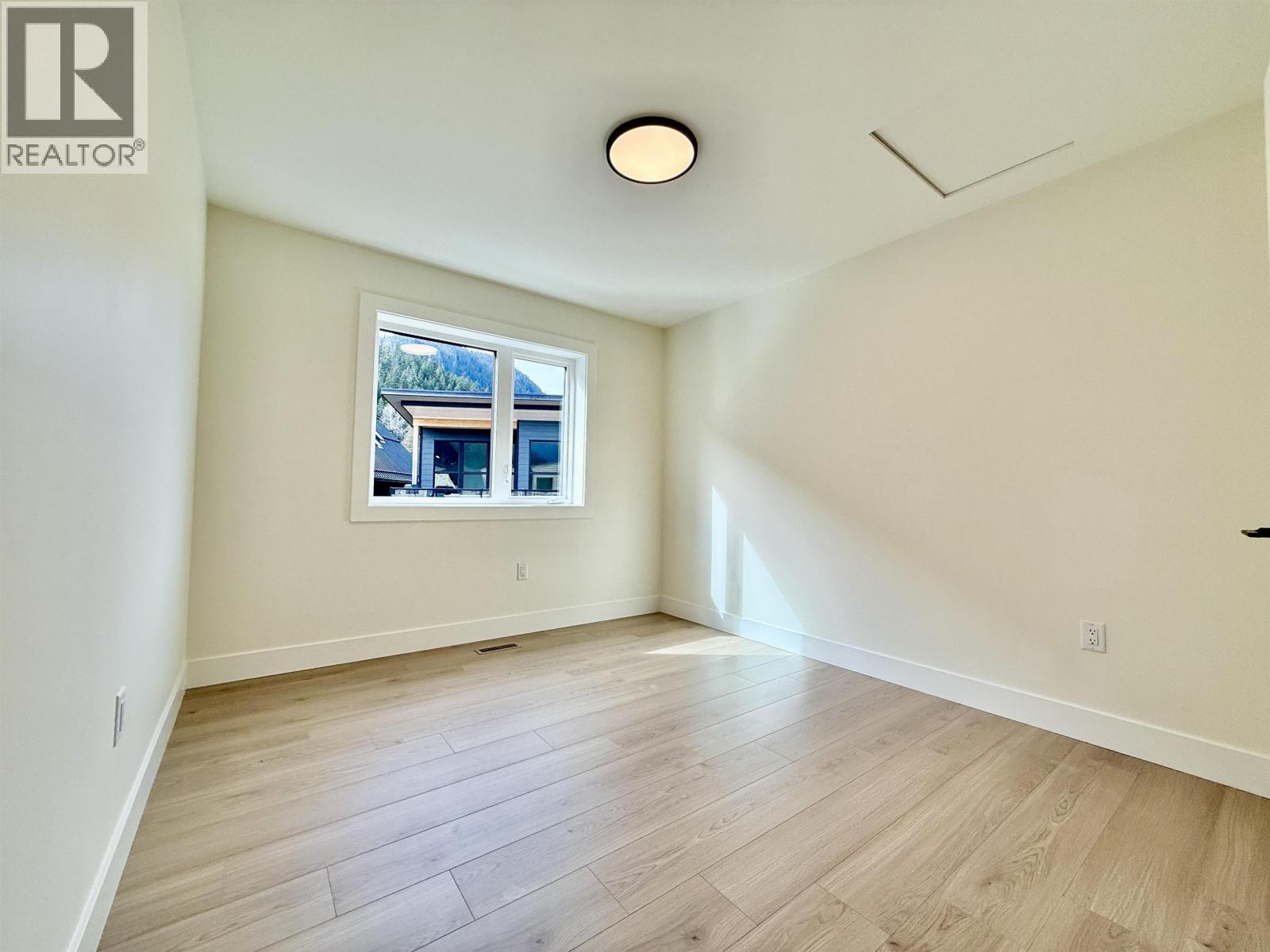 1006 Phare Crescent Crescent, Pemberton, British Columbia  V0N 2L0 - Photo 18 - R3101697