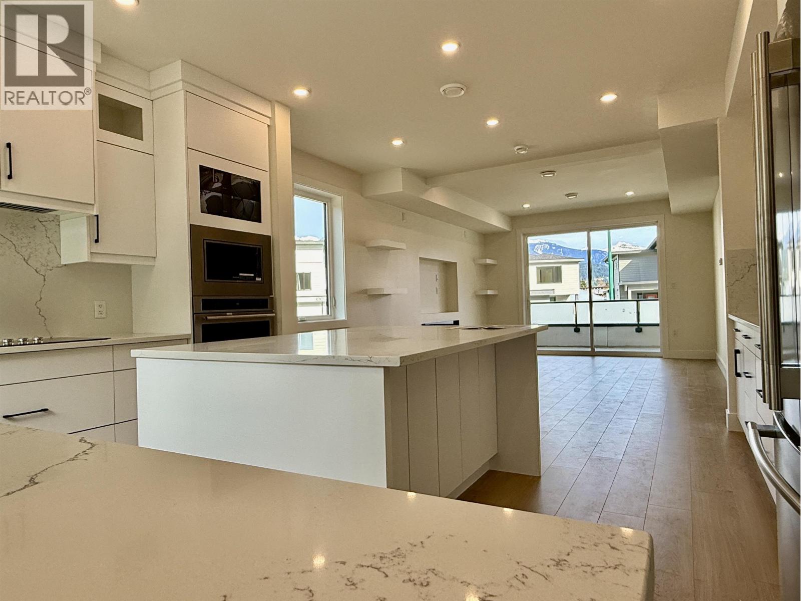 1006 Phare Crescent Crescent, Pemberton, British Columbia  V0N 2L0 - Photo 7 - R3101697